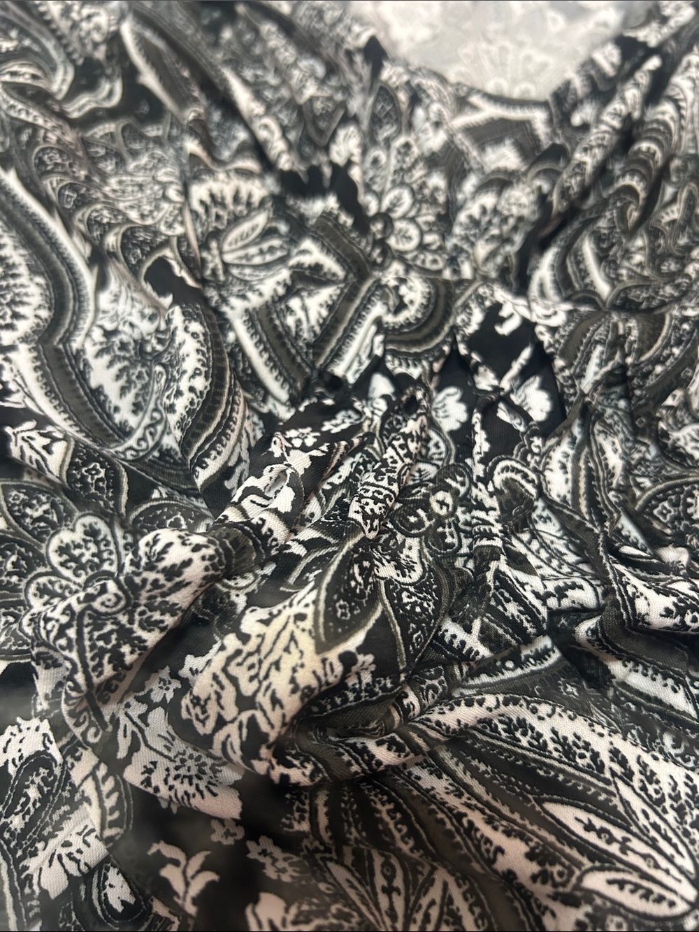 Vintage Y2K Dress Barn Petite XL Boho Paisley Top Black White Cottagecore Flowy - Picture 11 of 13